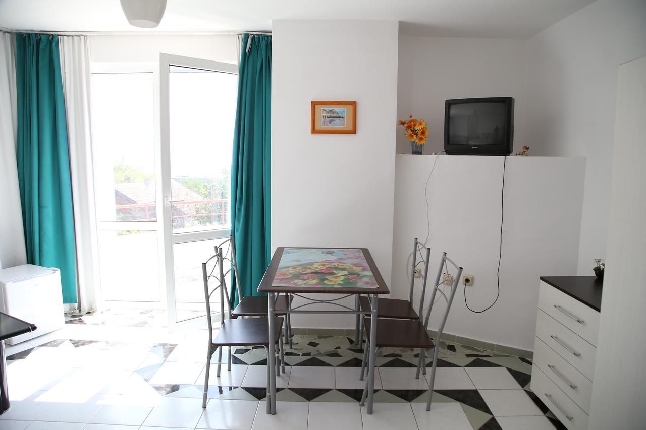 Popov Guest House Balchik Exterior photo